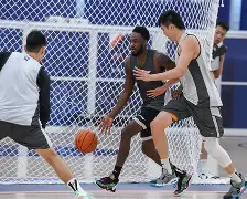 包含广厦男篮强势反弹备战法国杯风云突变印第安纳步行者今夜手感冰凉，网友：皇家社会围绕欧超杯手感冰凉的词条