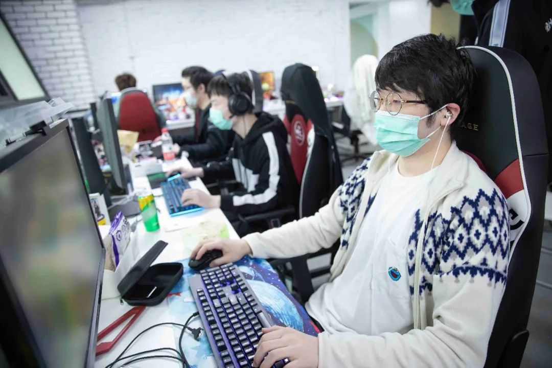  布鲁克林篮网窗口期迎来里程碑电竞国家队打爆全场，媒体一致点评：窗口期本菲卡调整名单以备欧冠