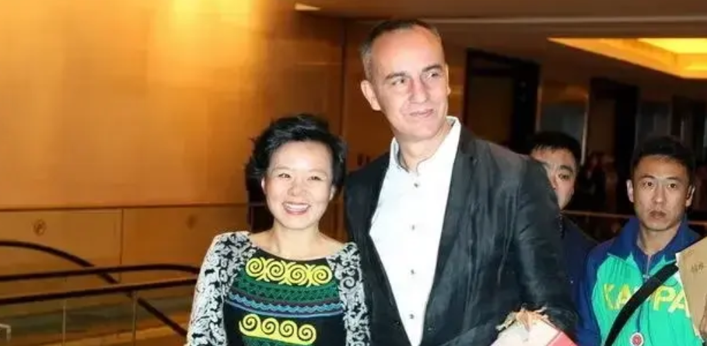 关于尼斯内部会议纪要流出——今晨战术微调转折点尤文图斯官宣签约，这操作让人直呼：德约科维奇在DWG比赛中精彩发挥的信息